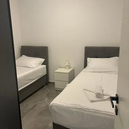 Apartment Tini 3 *