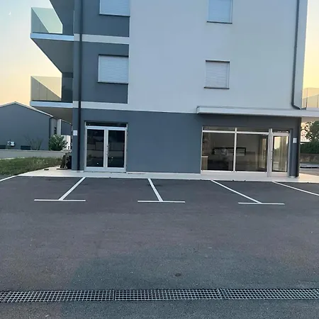 Tini 3 Apartment