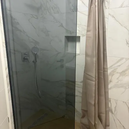 아파트 Tini 3 풀라